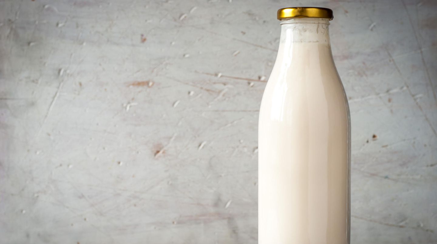 Milch (Bitte, grundsätzlich nichts in Glasflaschen einfrieren!)  Im Gefrierschrank: 3 Monate  Im Kühlschrank: eine Woche 