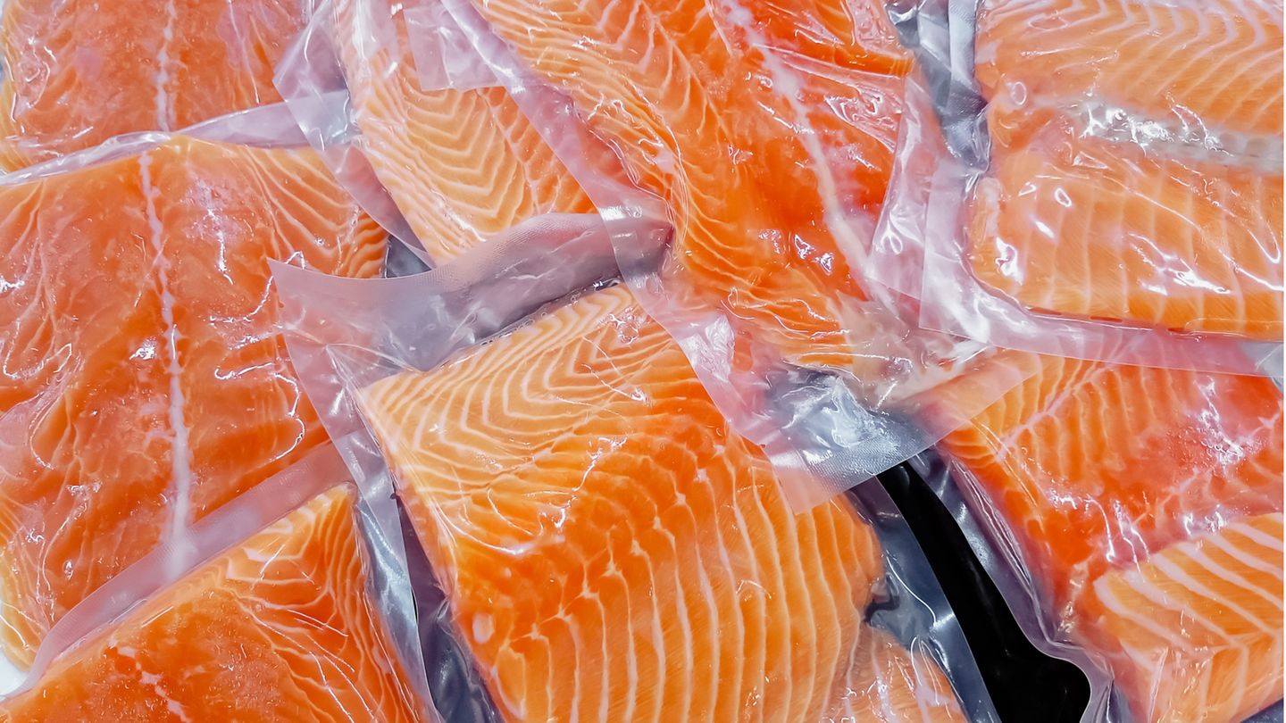 Räucherlachs  Im Gefrierschrank: 2 bis 3 Monate  Im Kühlschrank: 1 bis 2 Tage