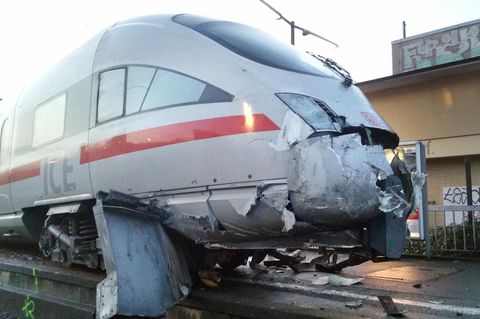 Entgleister ICE in Frankfurt