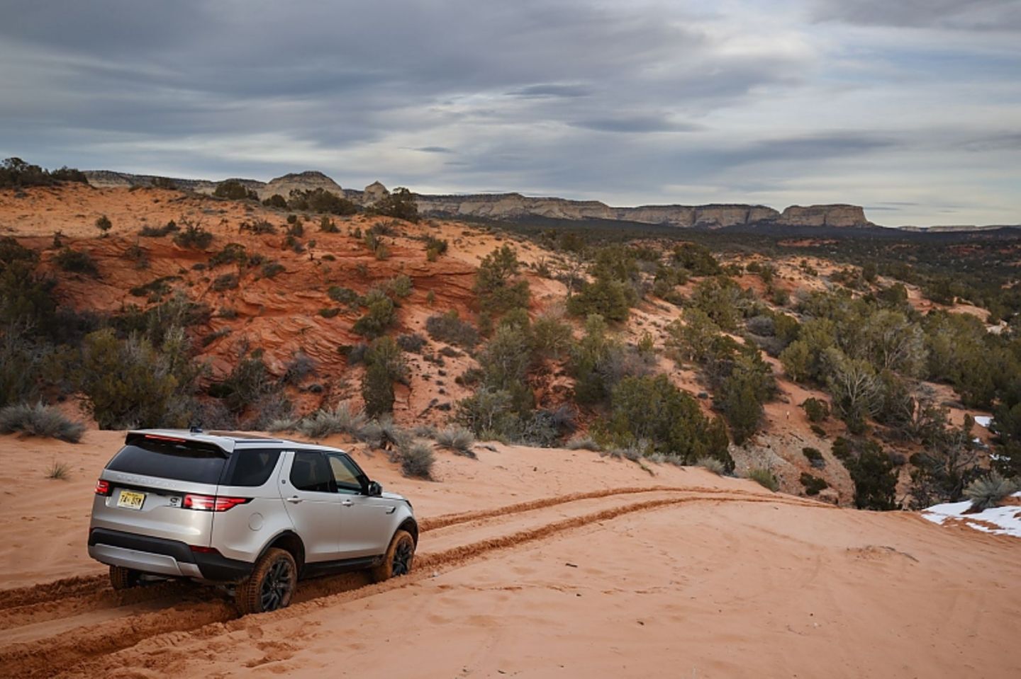Bis zu 90 Zentimeter Wattiefe bietet der neue Land Rover Discovery V.