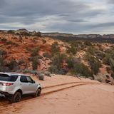 Bis zu 90 Zentimeter Wattiefe bietet der neue Land Rover Discovery V.