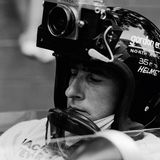 1966 GP Monaco (Monte Carlo): Vor der GoPro sollte das Weitwinkel dieser Nikon einen Eindruck von der Fahrerperspektive geben. Angesichts des Gewichts der Kamera und der Querbeschleunigung in Monte Carlo war das sicher kein Vergnügen für Jackie Stewart.  The Golden Age of Formula 1, Kleine Ausgabe - Rainer W. Schlegelmilch - 24,90 Euro