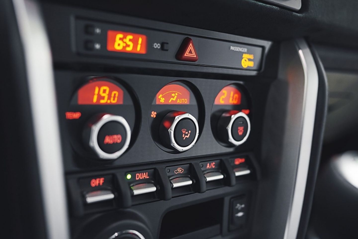 Die Belüftungssteuerung im Toyota GT86.