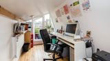 Das Haus ist klein, aber es hat Charme.  Dexters: Angebot Kilmarsh Road, Hammersmith