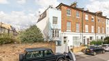Das Haus ist sehr schmal, besitzt aber eine normale Tiefe.  Dexters: Angebot Kilmarsh Road, Hammersmith