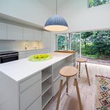 Die Halle macht lichte, hohe Räume möglich.  https://arcgency.com/