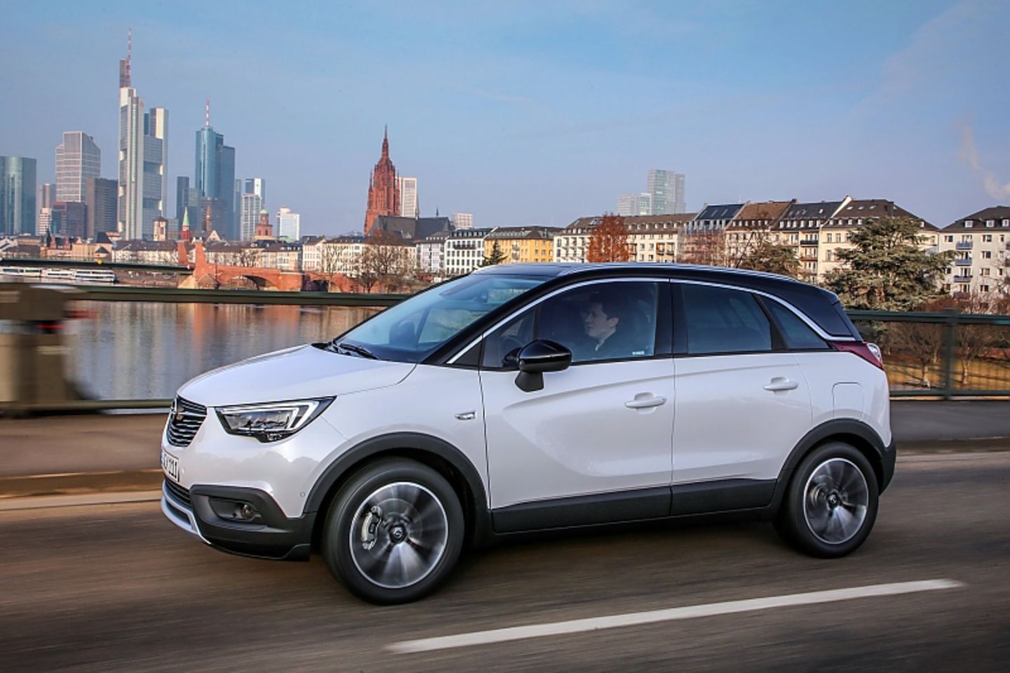 Opel Crossland X - 4,21 Meter lang