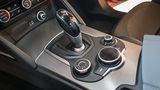 Der Mitteltunnel des Alfa Romeo Stelvio Q4