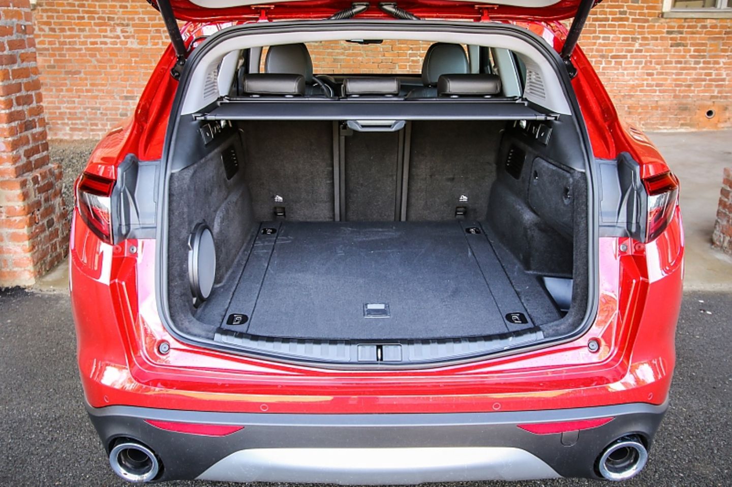 Alfa Romeo Stelvio Q4 - der Laderaum schluckt 525 Liter