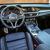 Das Cockpit des Alfa Romeo Stelvio Q4