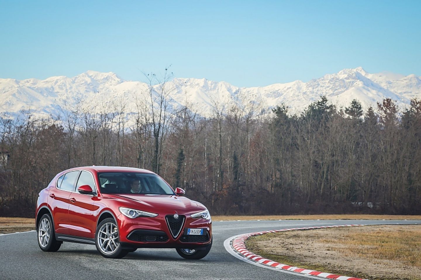 Alfa Romeo Stelvio Q4 - startet als 210 PS starker Diesel bei rund 50.000 Euro