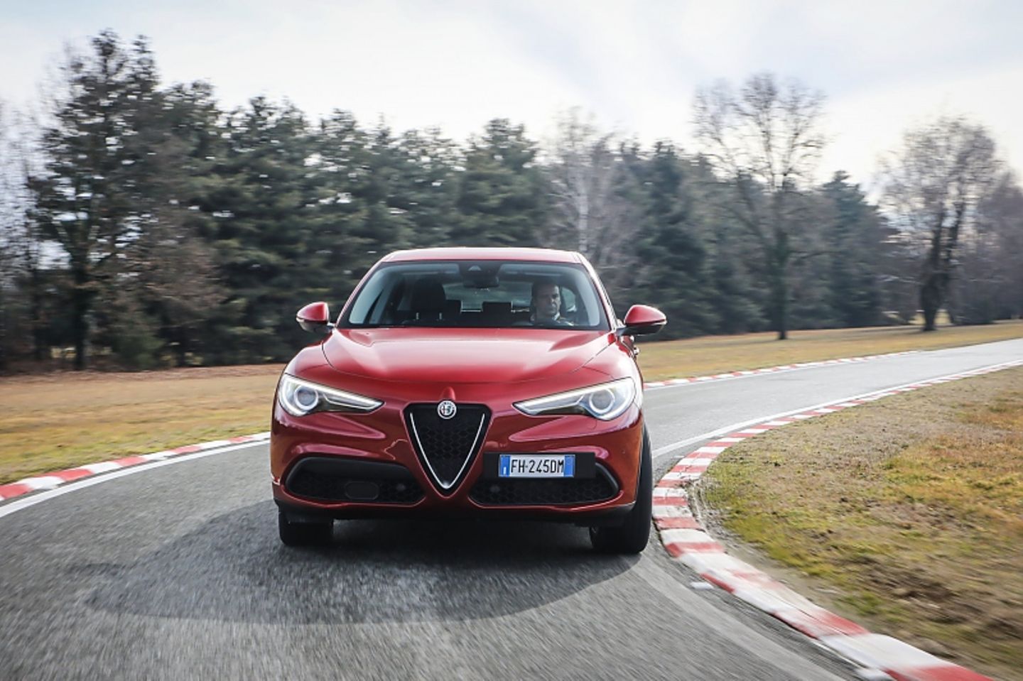 Alfa Romeo Stelvio Q4 - bis auf den Basisdiesel immer mit Allradantrieb
