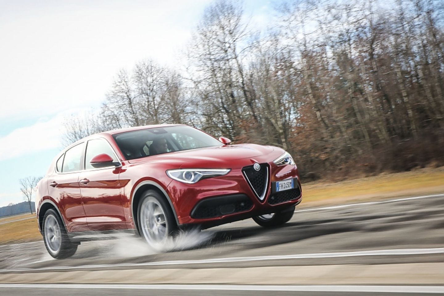 Alfa Romeo Stelvio Q4 - der 280 PS starke Turbobenziner kostet mindestens 60.000 Euro