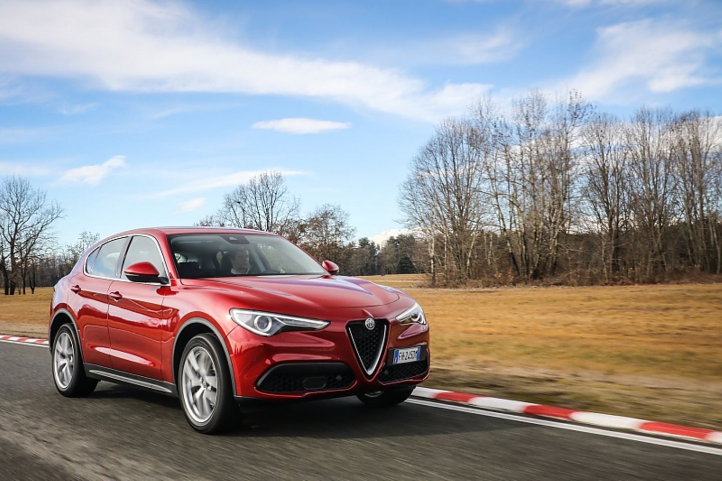 Alfa Romeo Stelvio Q4 - mit einem sehr ausgewogenen Fahrwerk