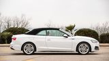 Das Stoffverdeck des Audi A5 läßt sich in 15 Sekunden elektrisch öffnen und in 18 Sekunden wieder schließen