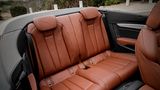 Der Platz hinten ist im Audi A5 leicht gewachsen