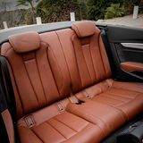 Der Platz hinten ist im Audi A5 leicht gewachsen