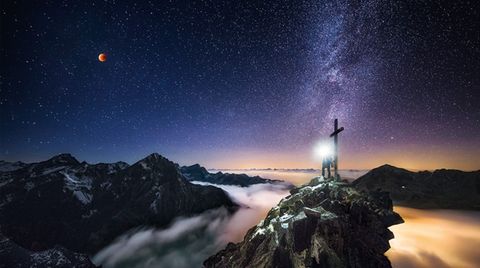 Sternbilder - Die Alpen bei Nacht