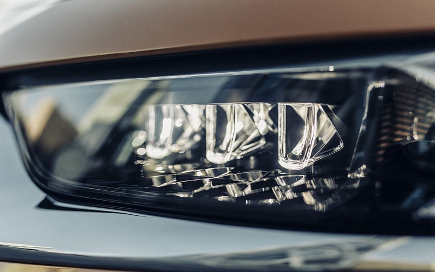 Die drei LED-Leuchten drehen sich um 180 Grad