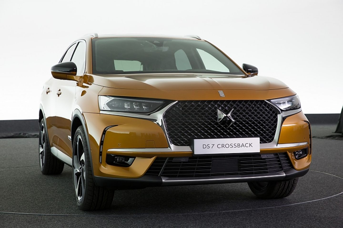 Дс 7. Citroen ds7 Crossback. DS 7 Crossback. DS 7 Crossback 2018. Citroen DS кроссовер 2019.