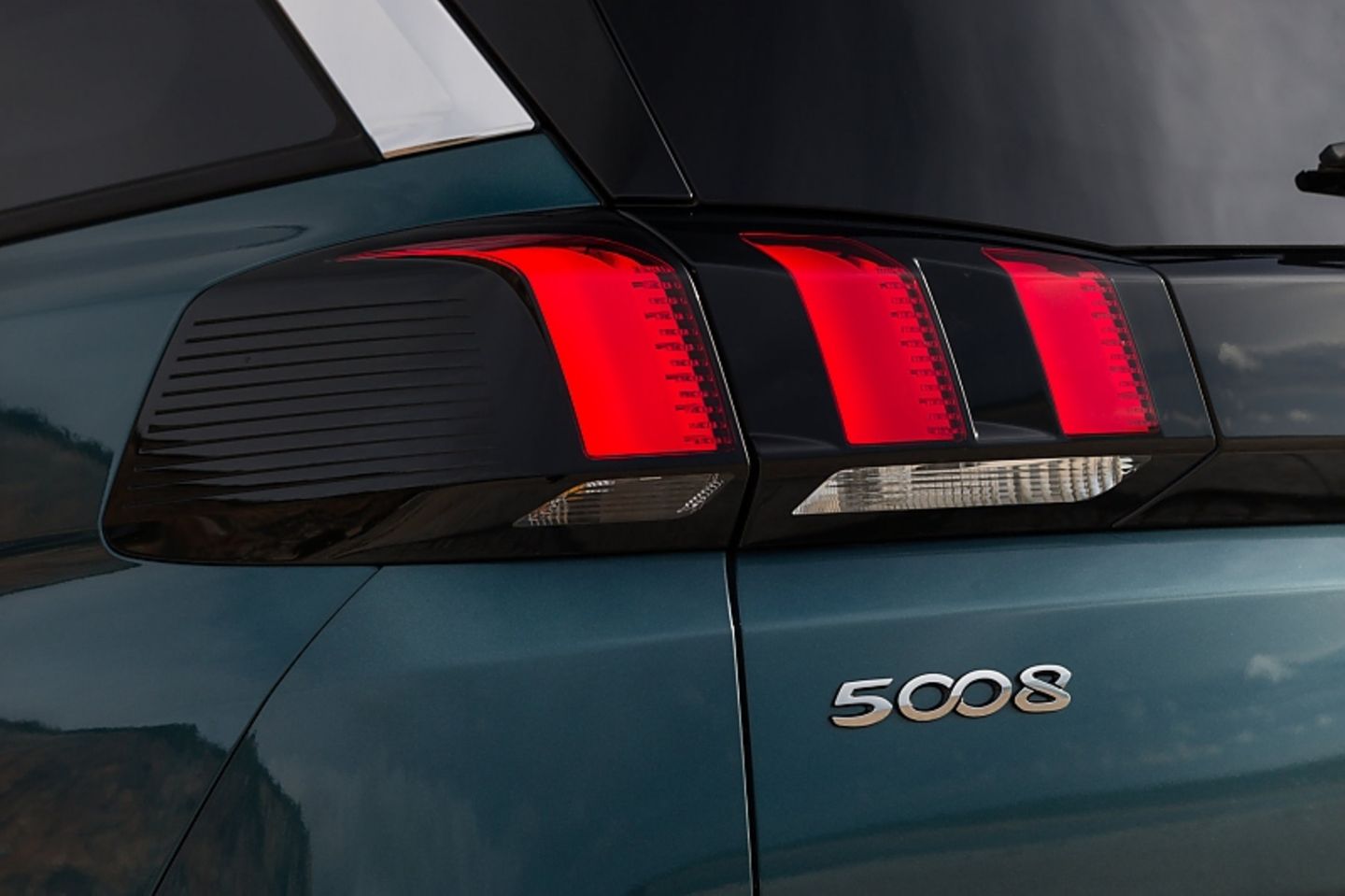 Peugeot 5008 2.0 HDI - LED-Leuchten am Heck