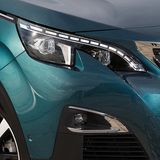 Peugeot 5008 2.0 HDI - vorne gibt es LED-Licht nur gegen Aufpreis