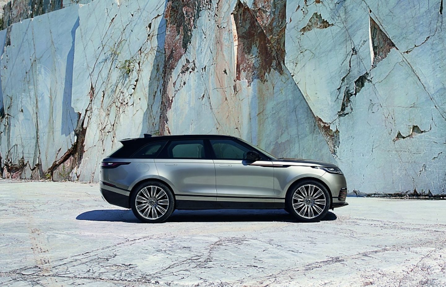 Der Radstand des Range Rover Velar beträgt 2,87 Meter