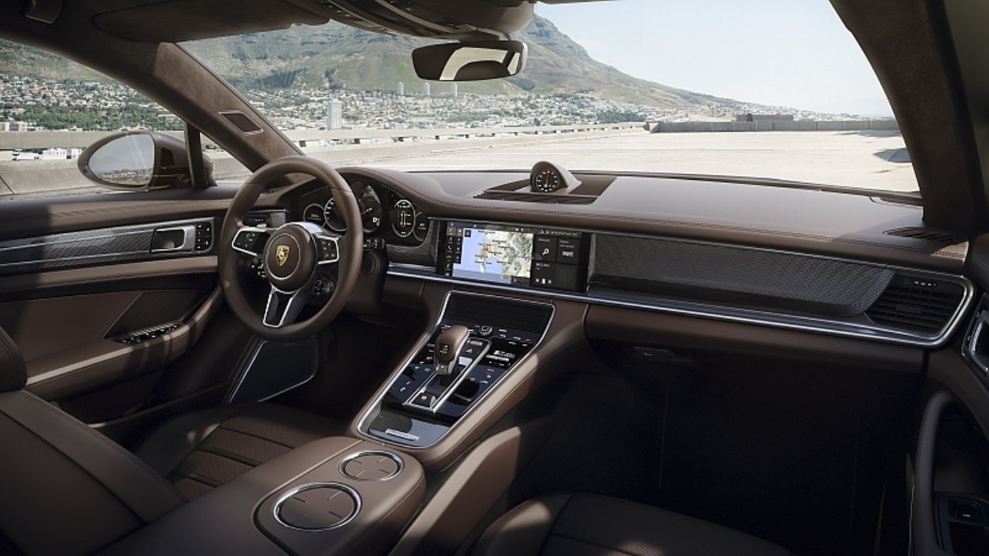 Porsche Panamera Sport Turismo - das Cockpit unverändert