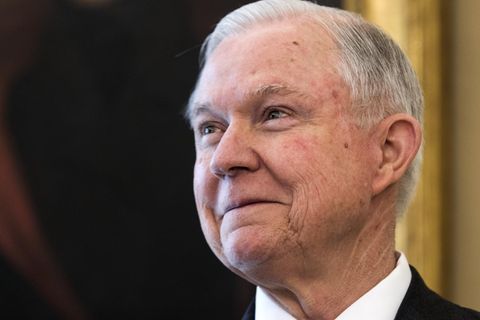 Jeff Sessions soll Gespräche mit dem russischen Botschafter verschwiegen haben