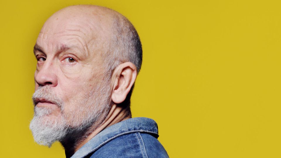 Interview mit John Malkovich: "Wenn du bekannt bist, gibt es immer Leute, die dich hassen"