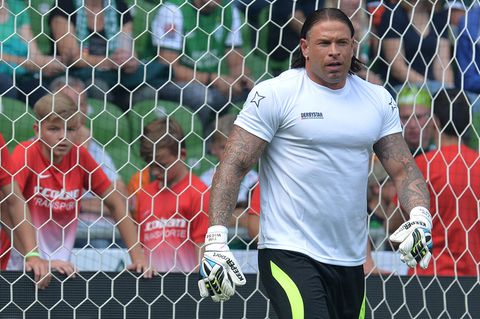 Tim Wiese als Torwart beim Abschiedsspiel von Ailton in Bremen