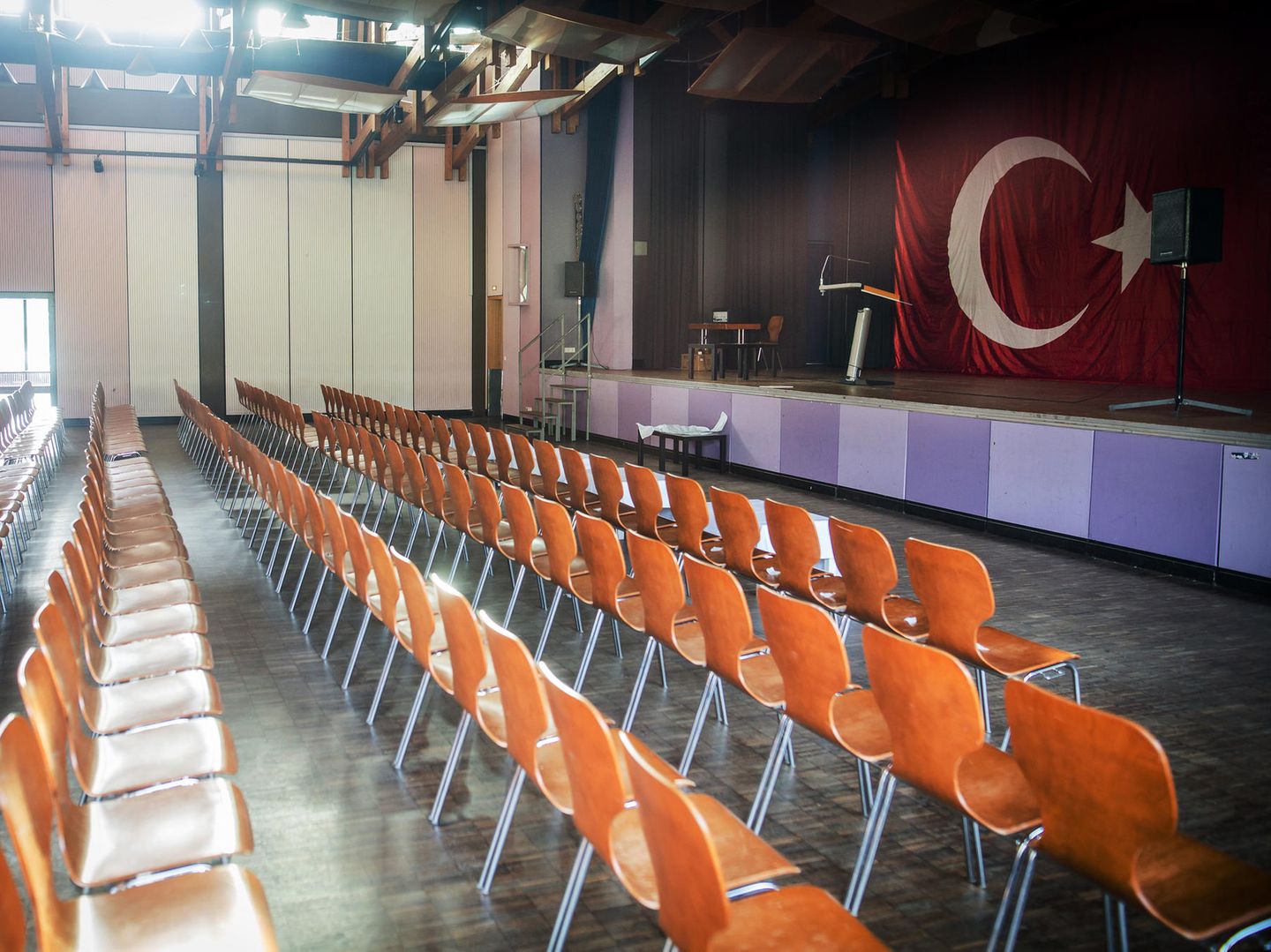 Hammomda yoki tik turgan holda jinsiy aloqa