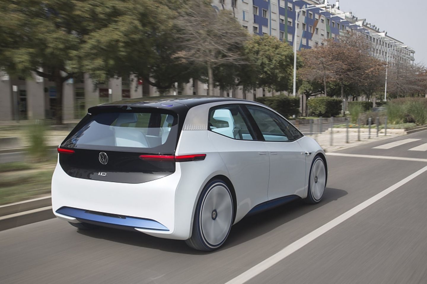 VW I.D. Prototyp auf den Straßen von Lissabon VW I.D. Prototyp auf den Straßen von Lissabon