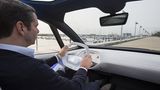 VW I.D. Prototyp am Steuer Joaquim Oliveira
