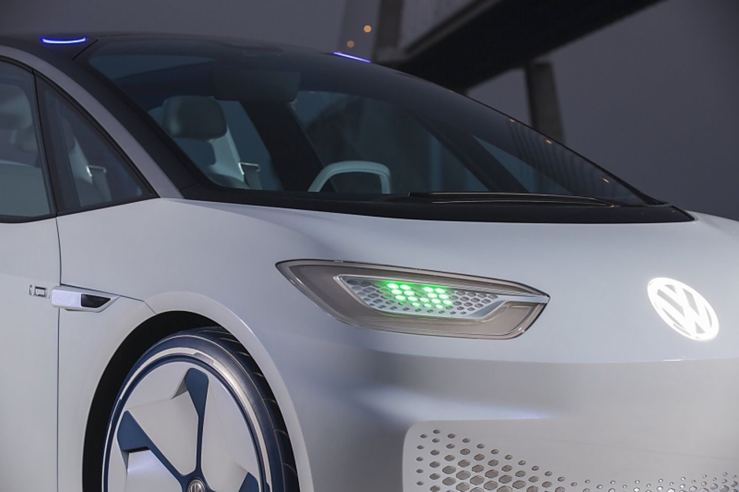 VW I.D. Prototyp - die LED-Augen kommunizieren