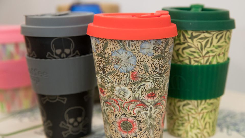 Statt Pappbecher Drei verschiedene Modelle von Mehrweg-Kaffeebechern