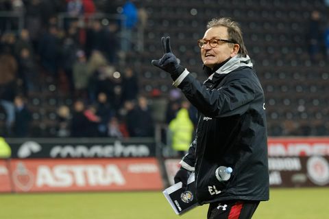 Ewald Lienen FC St. Pauli