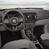 Das ist übersichtlich, das Lenkrad überladen