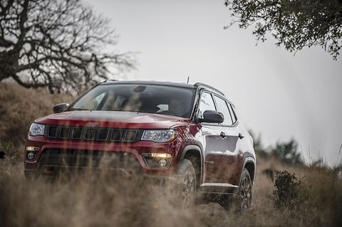 Das Design des Jeep Compass orientiert sich an dem Des Grand Cherokee