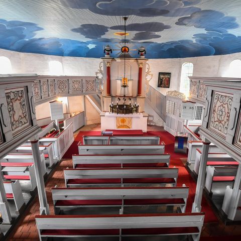 Neben der Kirchensteuer kassieren Kirchen in Deutschland auch ordentlich aus der normalen Steuerkasse (Symbolfoto)