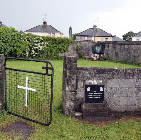 Das Heim in Tuam, Irland wurde von 1925 bis 1961 von der katholischen Kirche betrieben