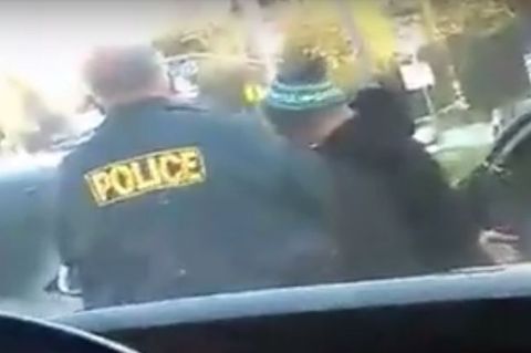 Romulo Avelica-Gonzalez wird von Polizisten festgenommen