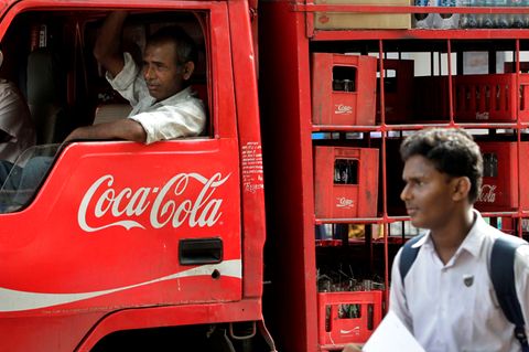 Ein Lkw vom Hersteller Coca-Cola in Indien unterwegs