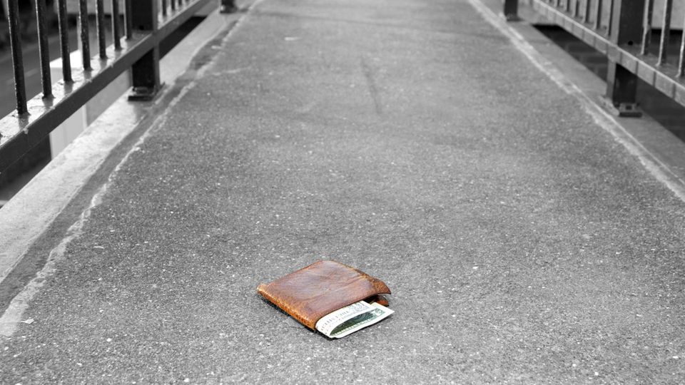Geld auf der Straße verloren