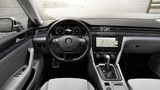 Das Cockpit des VW Arteon kennt man vom Passat