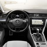 Das Cockpit des VW Arteon kennt man vom Passat