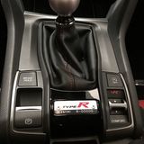 Die Sechsgang-Handschaltung fühlt sich beim ersten Durchschalten knackig und präzise an