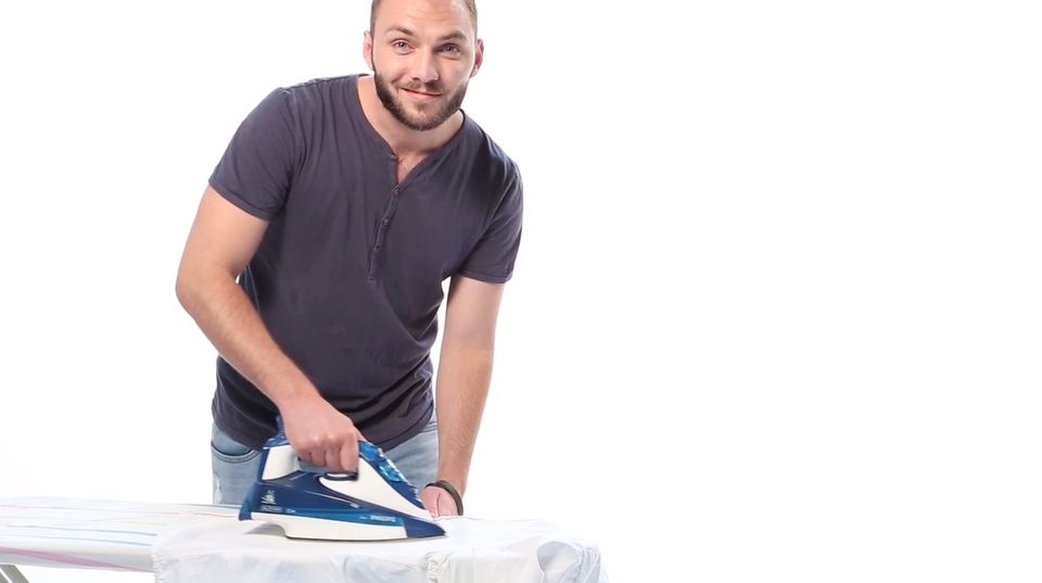 Ob Hemd oder Hose: Diese Fehler sollten Sie beim Bügeln unbedingt vermeiden