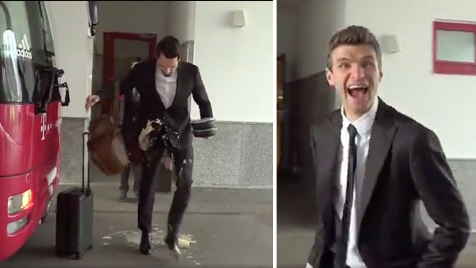 Facebook-Video: "Läuft bei mir": Müller lacht Hummels nach Kaffee-Panne aus