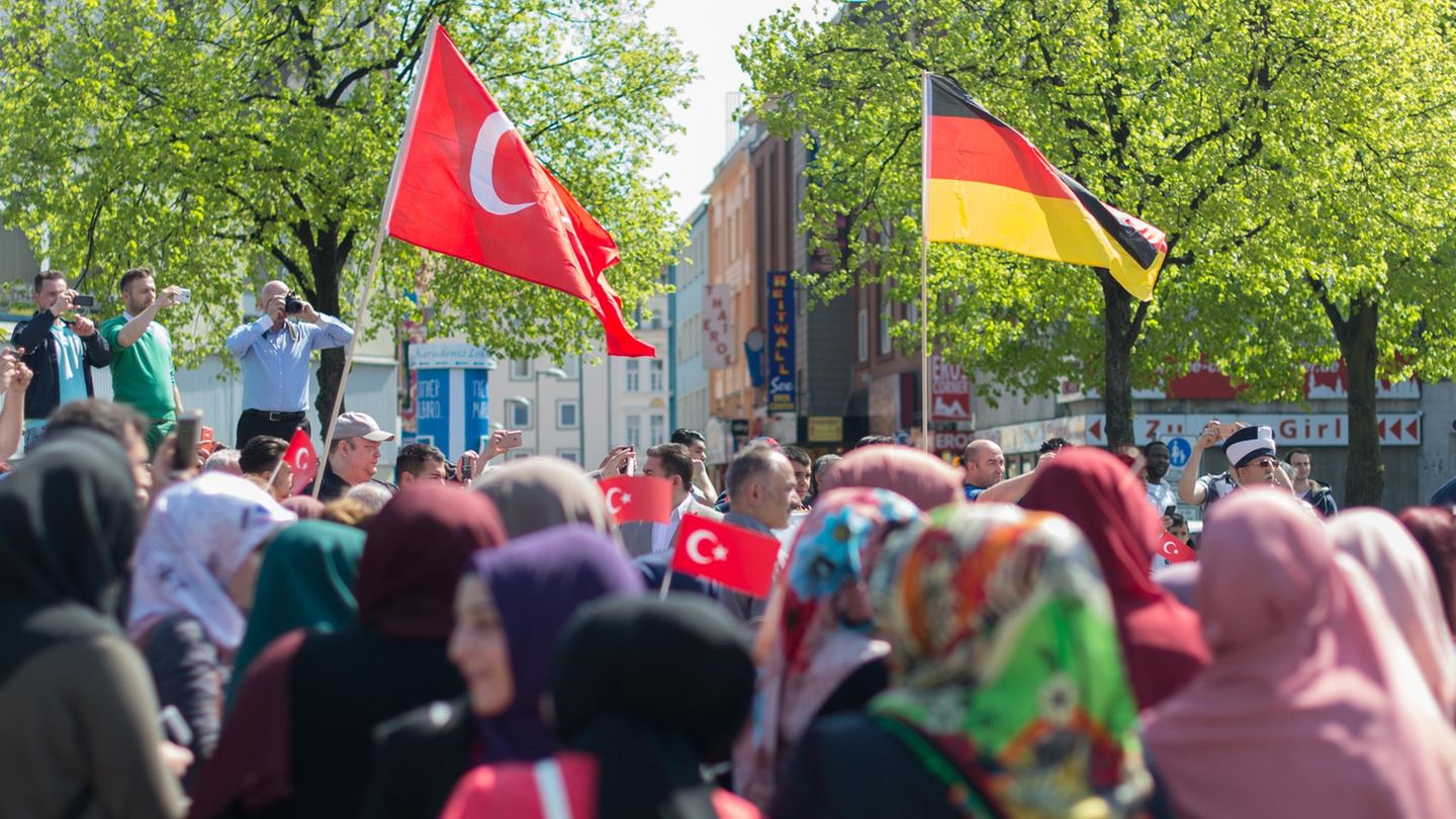 Die deutsch-türkische Gemeinde in Deutschland wird von der Erdogan-Frage gespalten (Symbolbild)